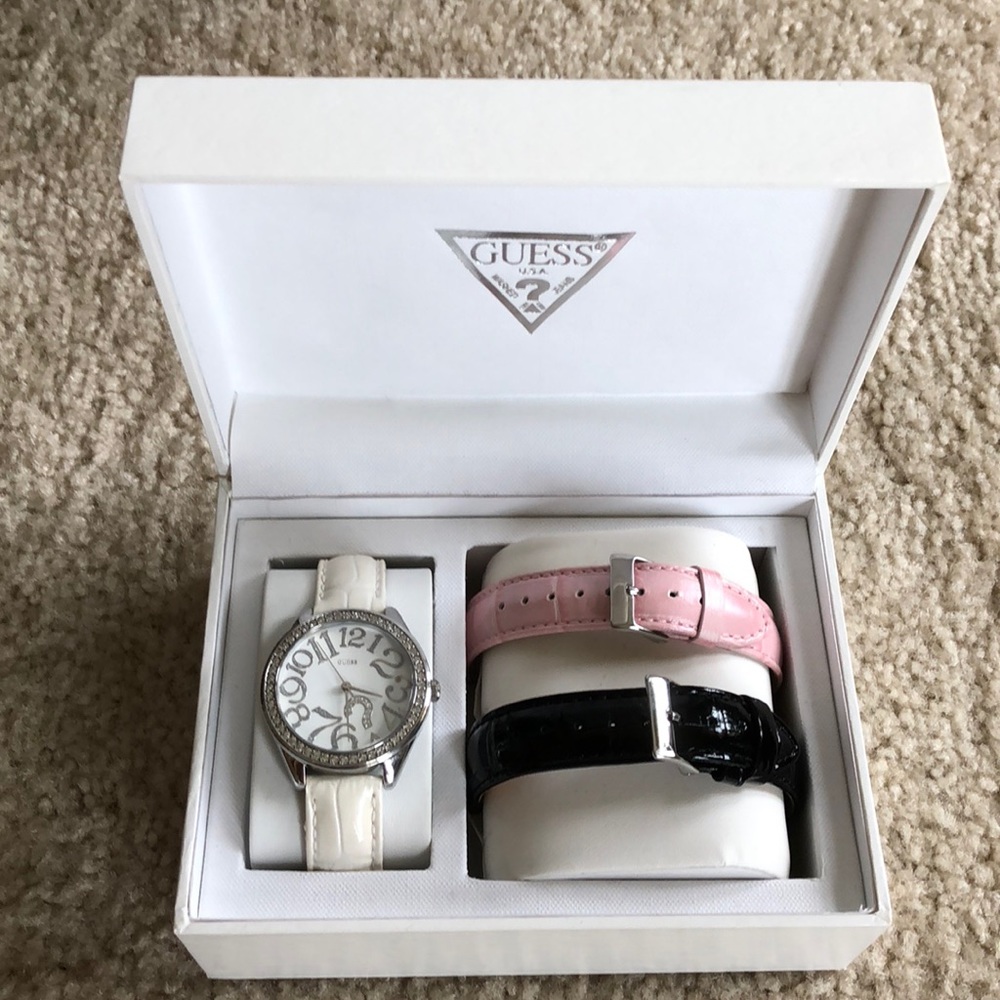 Guess watch with changeable bands
